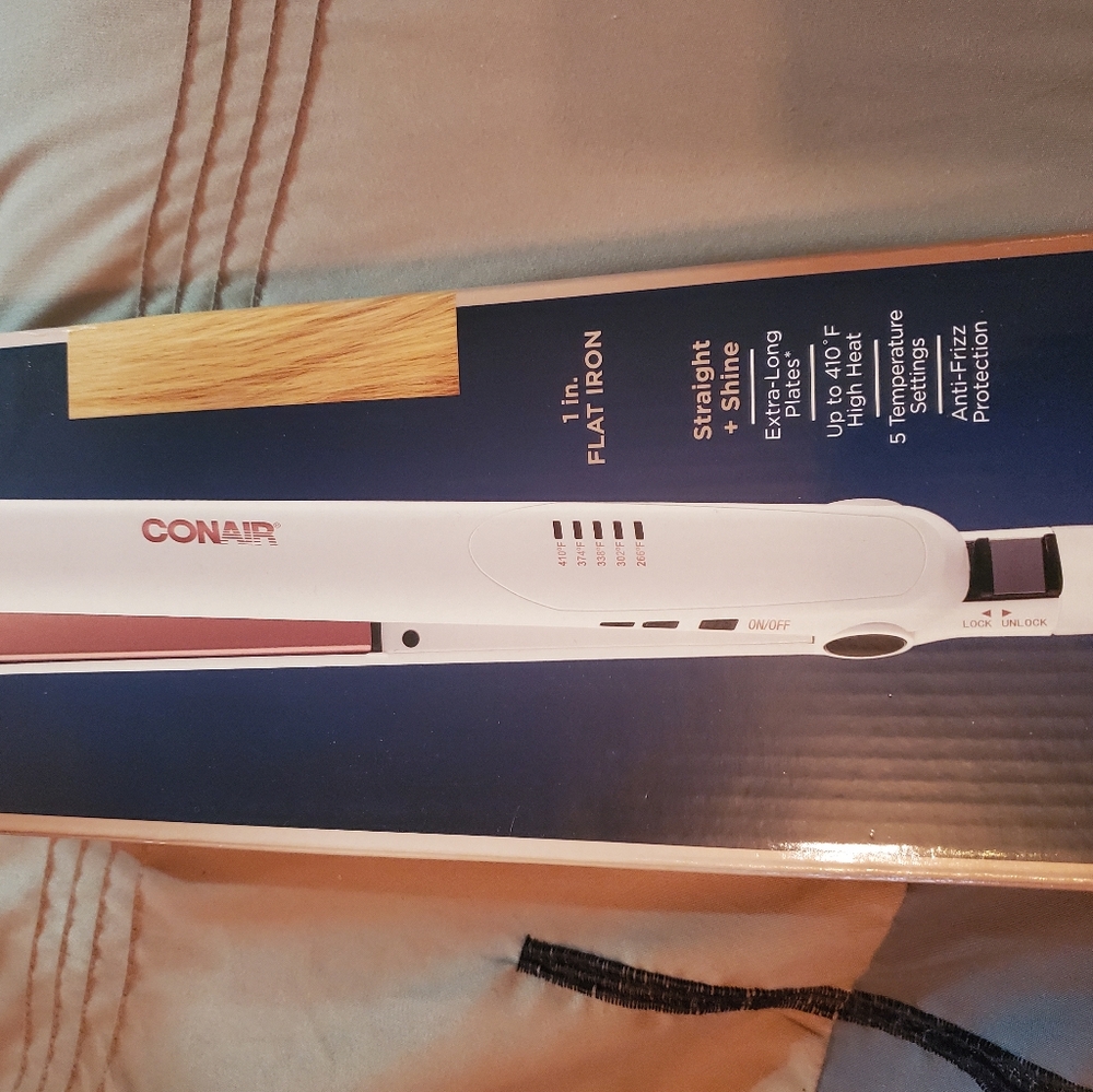 New in box Conair flat iron, 1 inch.